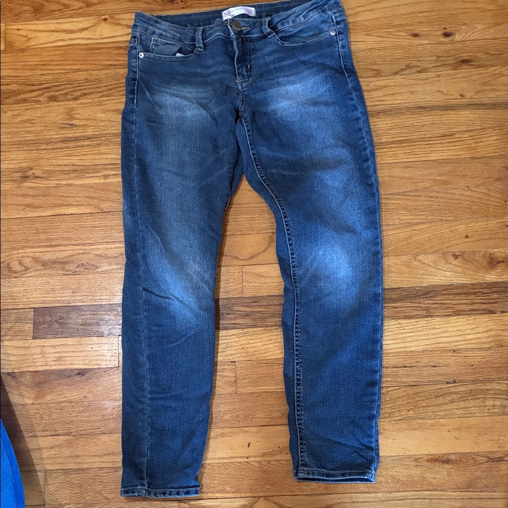 New Boundary Size 11 Skinny Stretch Jeans - Flattering Mid-Rise Denim